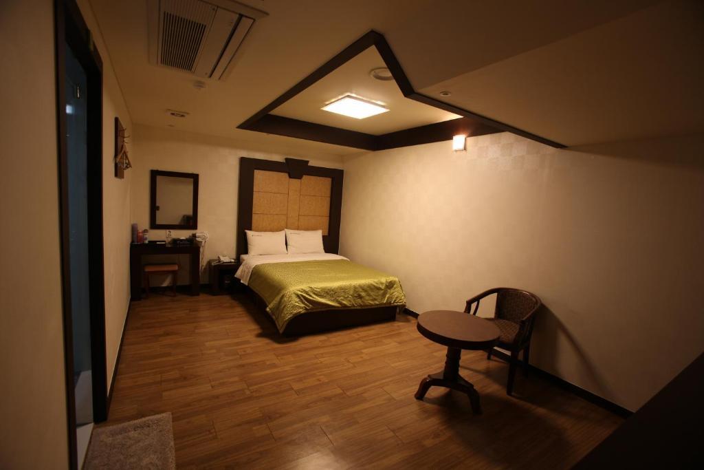 Hill House Myeongdong Seul