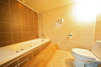 Hill House Myeongdong Seul