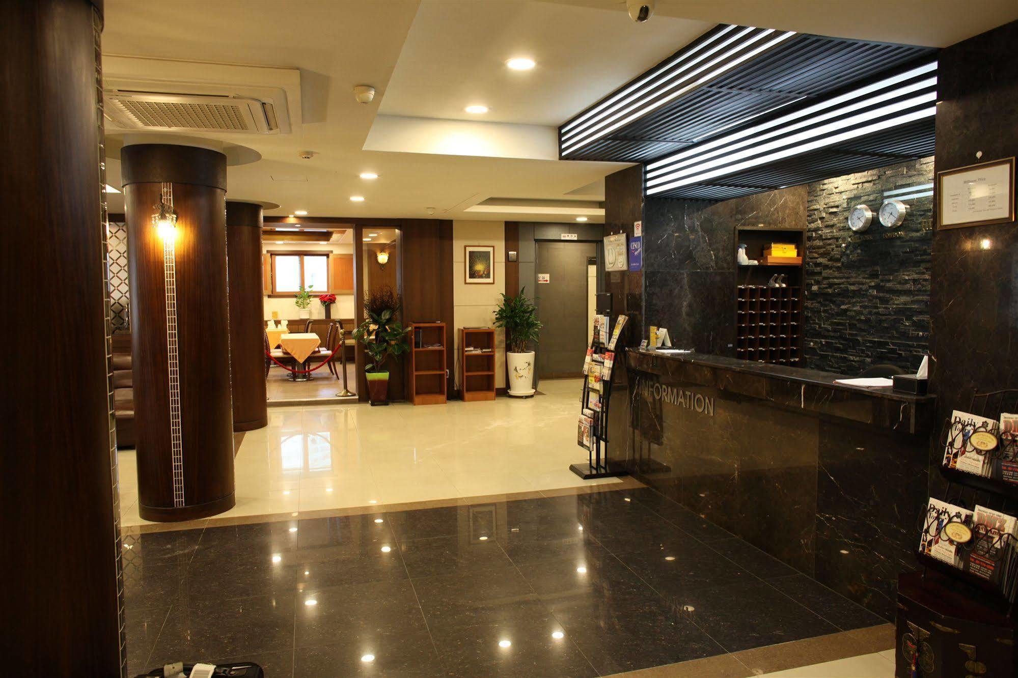 Hotel Hill House Myeongdong 3*