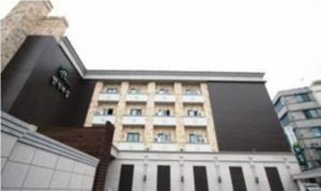 Hill House Myeongdong 3*